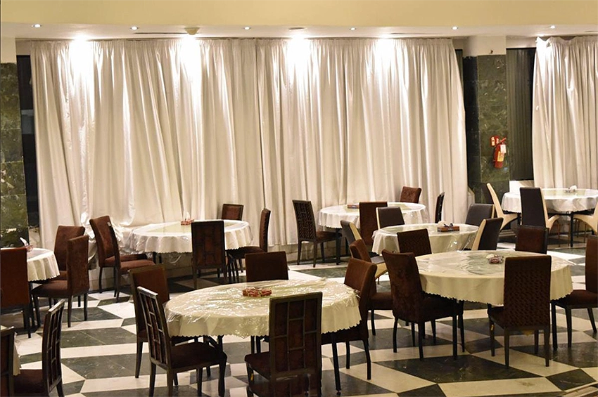 رستوران هتل بزرگ ارم کیش